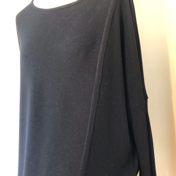 Neiman Marcus Asymmetrical Oversized Black Top - S - Picture 4 of 9